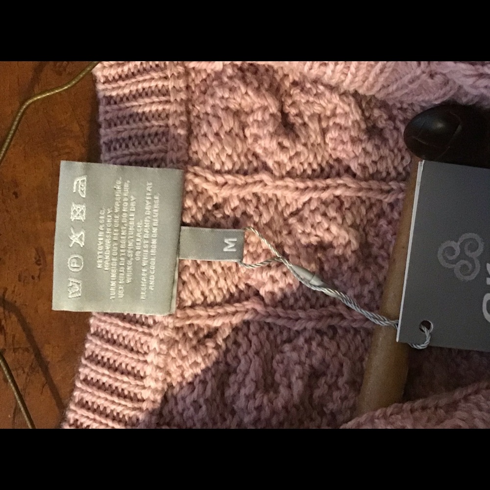 Aran Luxury Hand Knitted Women’s Sweater (NWT) - Picture 12 of 14